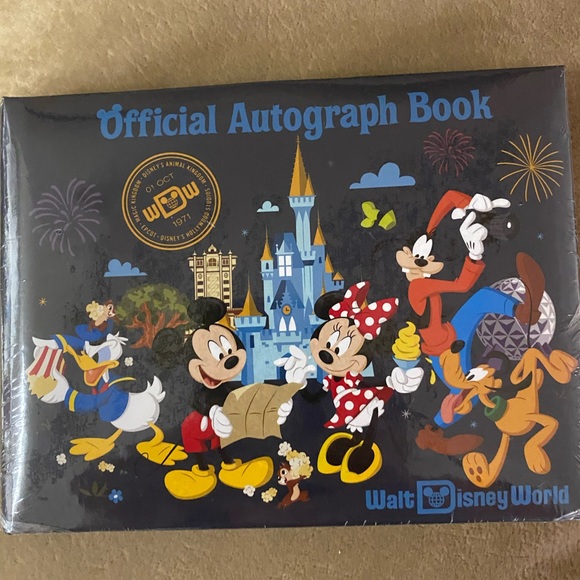 NWT Walt Disney World Autograph Book